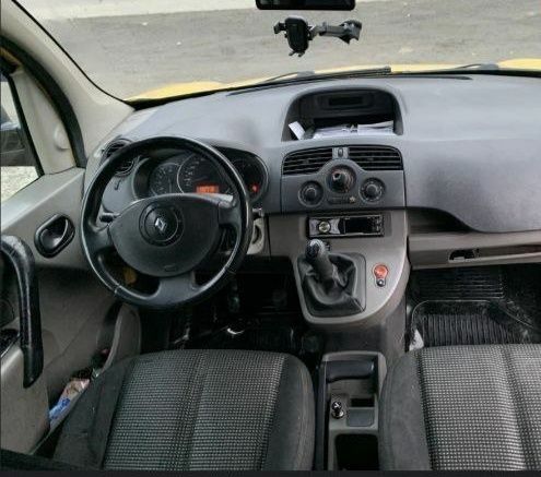 Желтый Рено Кенгу, объемом двигателя 1.5 л и пробегом 219 тыс. км за 3850 $, фото 3 на Automoto.ua