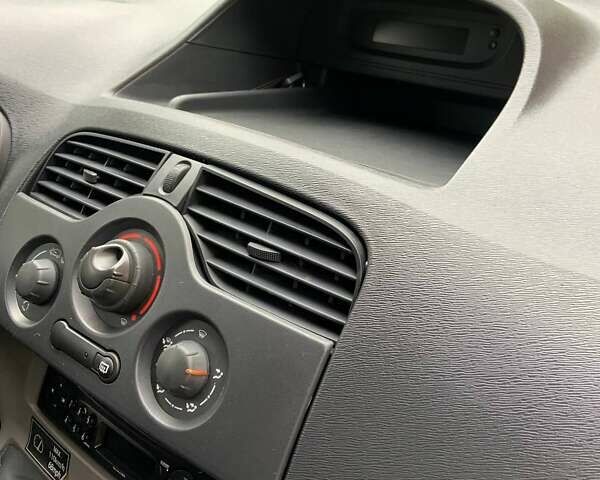 Жовтий Рено Кєнгу, об'ємом двигуна 1.5 л та пробігом 190 тис. км за 5500 $, фото 24 на Automoto.ua