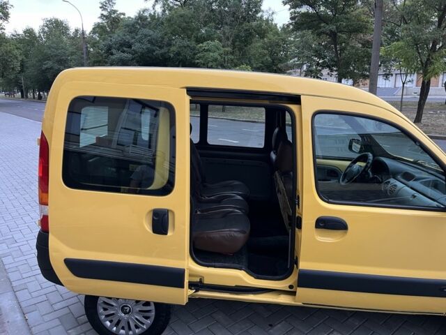 Жовтий Рено Кєнгу, об'ємом двигуна 1.5 л та пробігом 207 тис. км за 4100 $, фото 18 на Automoto.ua