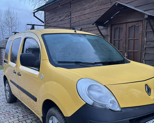 Желтый Рено Кенгу, объемом двигателя 1.5 л и пробегом 312 тыс. км за 4700 $, фото 2 на Automoto.ua