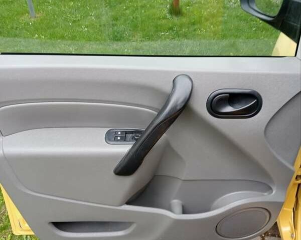 Жовтий Рено Кєнгу, об'ємом двигуна 1.5 л та пробігом 190 тис. км за 5500 $, фото 14 на Automoto.ua