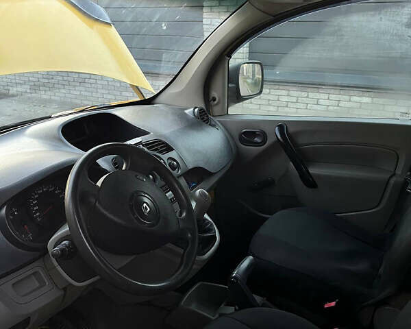 Жовтий Рено Кєнгу, об'ємом двигуна 0 л та пробігом 255 тис. км за 5500 $, фото 7 на Automoto.ua