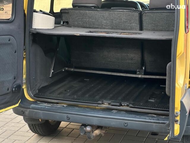 Желтый Рено Кенгу, объемом двигателя 1.5 л и пробегом 260 тыс. км за 4940 $, фото 10 на Automoto.ua