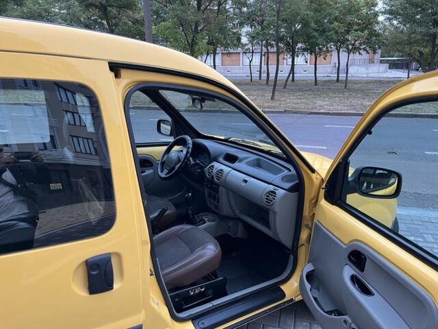 Жовтий Рено Кєнгу, об'ємом двигуна 1.5 л та пробігом 207 тис. км за 4100 $, фото 20 на Automoto.ua