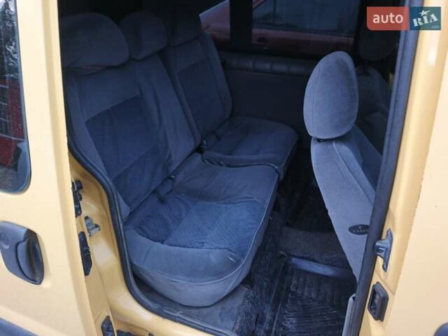 Жовтий Рено Кєнгу, об'ємом двигуна 1.5 л та пробігом 429 тис. км за 3499 $, фото 7 на Automoto.ua