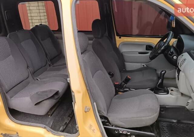 Желтый Рено Кенгу, объемом двигателя 1.5 л и пробегом 339 тыс. км за 3550 $, фото 39 на Automoto.ua