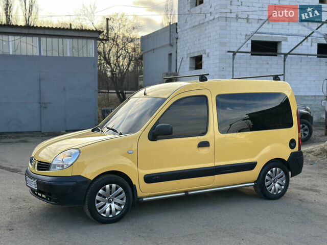 Желтый Рено Кенгу, объемом двигателя 1.46 л и пробегом 299 тыс. км за 3850 $, фото 7 на Automoto.ua