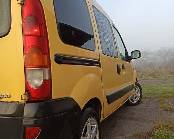 Желтый Рено Кенгу, объемом двигателя 1.5 л и пробегом 359 тыс. км за 3399 $, фото 4 на Automoto.ua