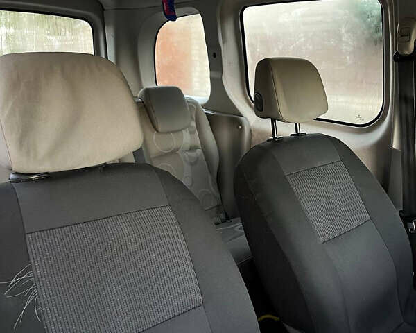 Жовтий Рено Кєнгу, об'ємом двигуна 0 л та пробігом 255 тис. км за 5500 $, фото 9 на Automoto.ua