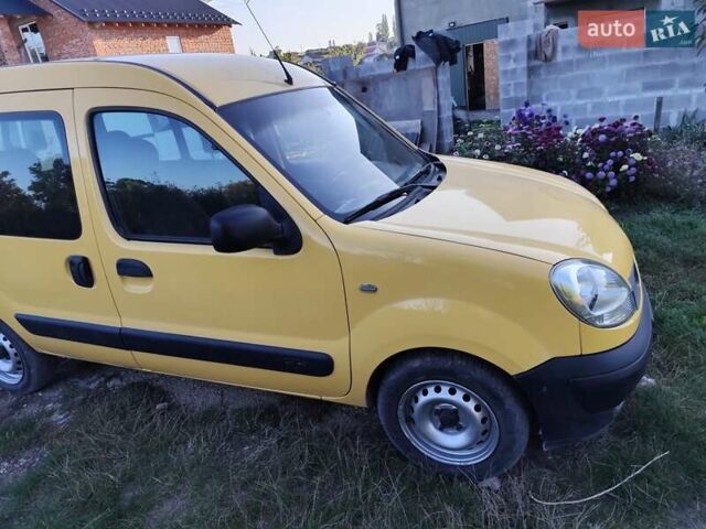 Желтый Рено Кенгу, объемом двигателя 1.5 л и пробегом 205 тыс. км за 4500 $, фото 3 на Automoto.ua