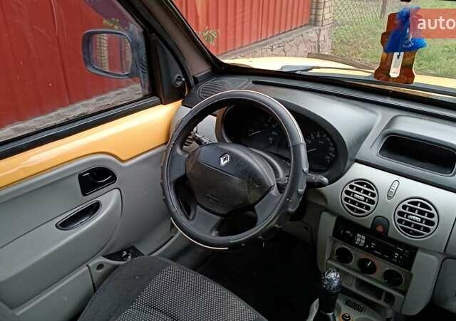 Желтый Рено Кенгу, объемом двигателя 1.5 л и пробегом 339 тыс. км за 3550 $, фото 43 на Automoto.ua