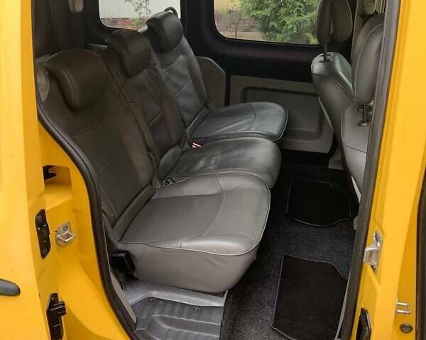 Жовтий Рено Кєнгу, об'ємом двигуна 1.5 л та пробігом 190 тис. км за 5500 $, фото 40 на Automoto.ua