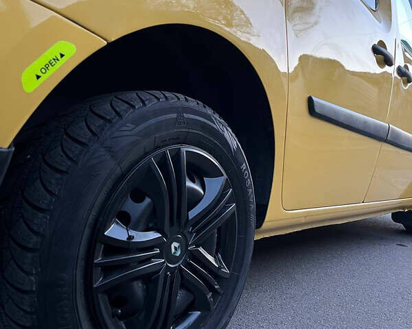 Жовтий Рено Кєнгу, об'ємом двигуна 0 л та пробігом 255 тис. км за 5500 $, фото 3 на Automoto.ua