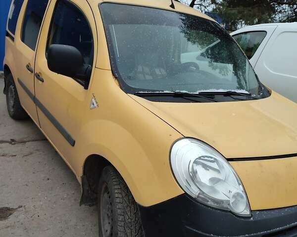 Желтый Рено Кенгу, объемом двигателя 1.46 л и пробегом 310 тыс. км за 4900 $, фото 4 на Automoto.ua
