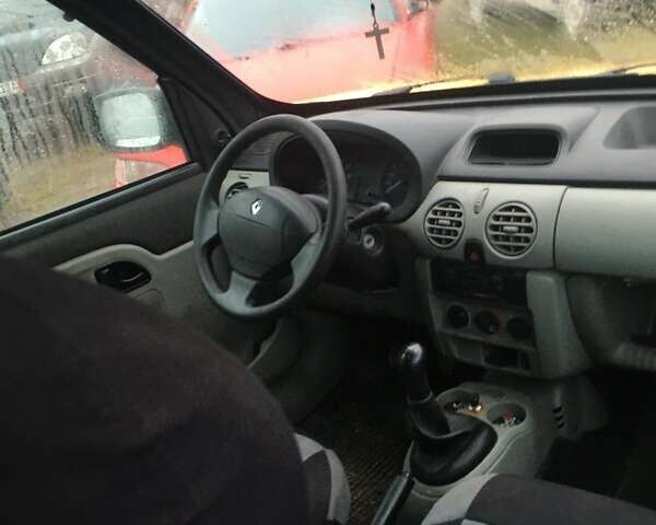 Желтый Рено Кенгу, объемом двигателя 1.46 л и пробегом 236 тыс. км за 3700 $, фото 5 на Automoto.ua