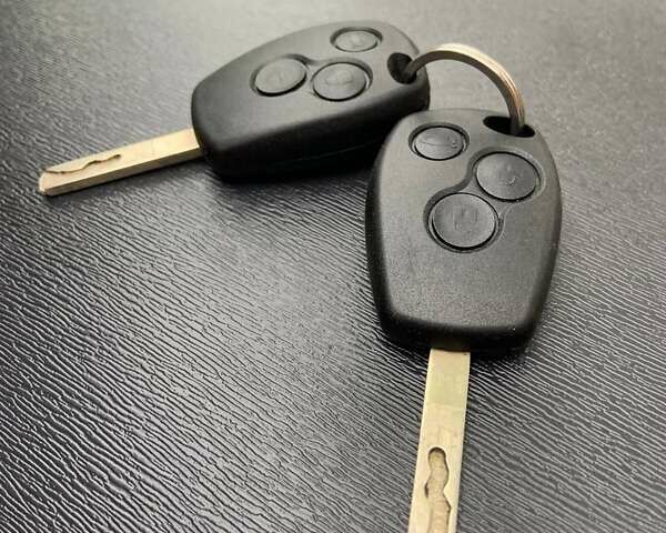 Жовтий Рено Кєнгу, об'ємом двигуна 1.5 л та пробігом 190 тис. км за 5500 $, фото 41 на Automoto.ua