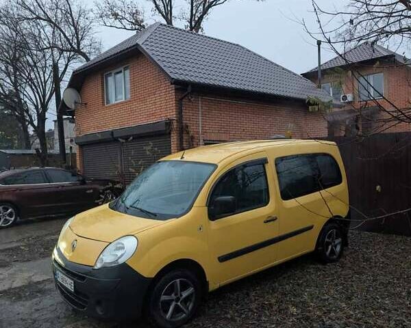 Желтый Рено Кенгу, объемом двигателя 1.46 л и пробегом 330 тыс. км за 5800 $, фото 3 на Automoto.ua