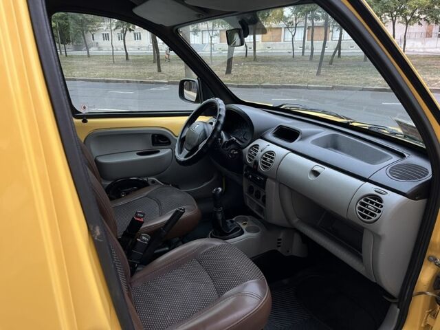 Жовтий Рено Кєнгу, об'ємом двигуна 1.5 л та пробігом 207 тис. км за 4100 $, фото 21 на Automoto.ua