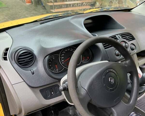 Жовтий Рено Кєнгу, об'ємом двигуна 1.5 л та пробігом 190 тис. км за 5500 $, фото 30 на Automoto.ua