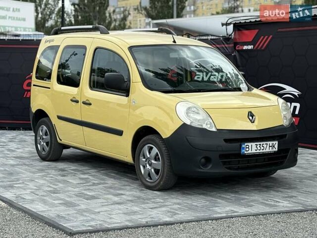 Желтый Рено Кенгу, объемом двигателя 1.6 л и пробегом 165 тыс. км за 7800 $, фото 1 на Automoto.ua
