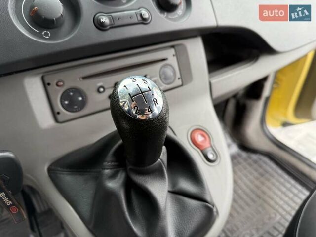 Желтый Рено Кенгу, объемом двигателя 1.6 л и пробегом 165 тыс. км за 7800 $, фото 17 на Automoto.ua