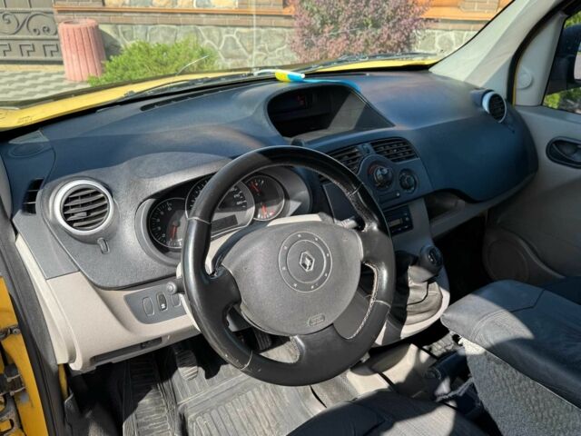 Желтый Рено Кенгу, объемом двигателя 1.5 л и пробегом 400 тыс. км за 5400 $, фото 15 на Automoto.ua