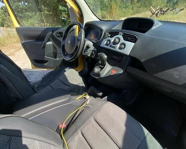 Рено Кенгу 2012 в Киеве на Automoto.ua Желтый Рено Кенгу, объемом двигателя 0 л и пробегом 177 тыс. км за 4500 $, фото 4 на Automoto.ua