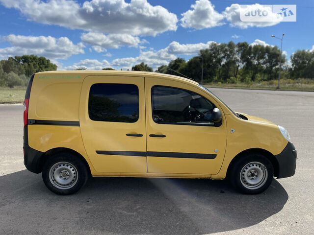 Желтый Рено Кенгу, объемом двигателя 0 л и пробегом 150 тыс. км за 5300 $, фото 1 на Automoto.ua