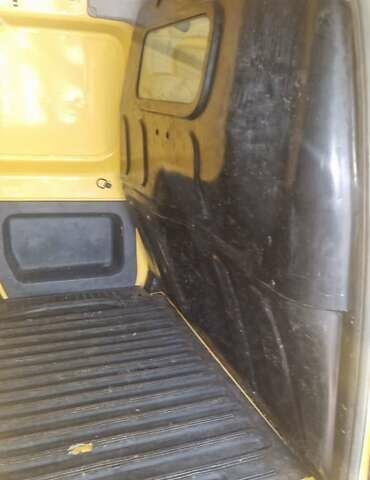 Желтый Рено Кенгу, объемом двигателя 1.5 л и пробегом 100 тыс. км за 5700 $, фото 1 на Automoto.ua