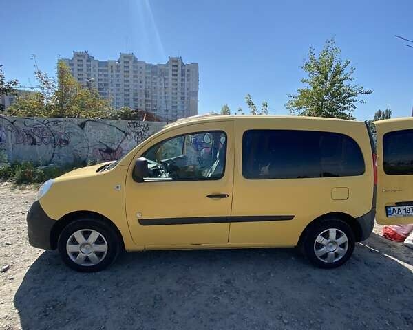 Рено Кенгу 2012 в Киеве на Automoto.ua Желтый Рено Кенгу, объемом двигателя 0 л и пробегом 177 тыс. км за 4500 $, фото 3 на Automoto.ua
