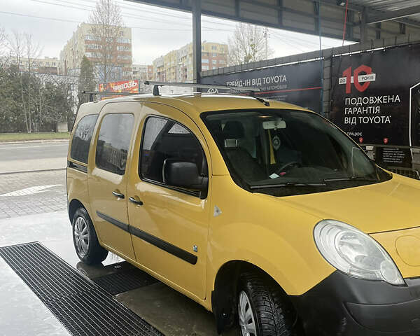 Желтый Рено Кенгу, объемом двигателя 0 л и пробегом 142 тыс. км за 6000 $, фото 3 на Automoto.ua