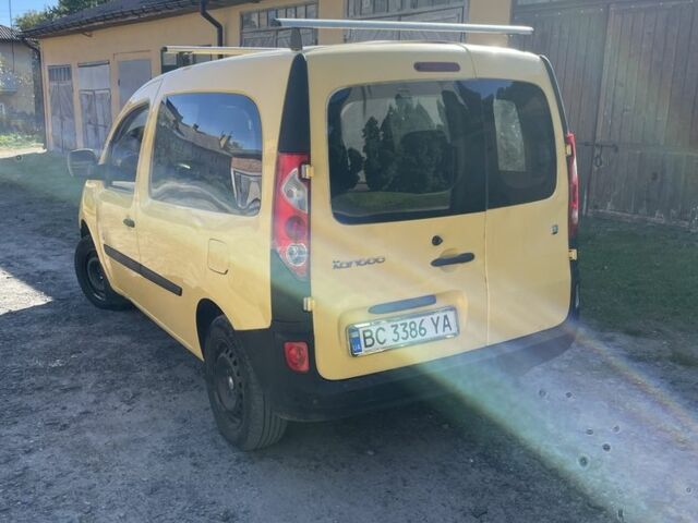 Желтый Рено Кенгу, объемом двигателя 0 л и пробегом 155 тыс. км за 3300 $, фото 3 на Automoto.ua