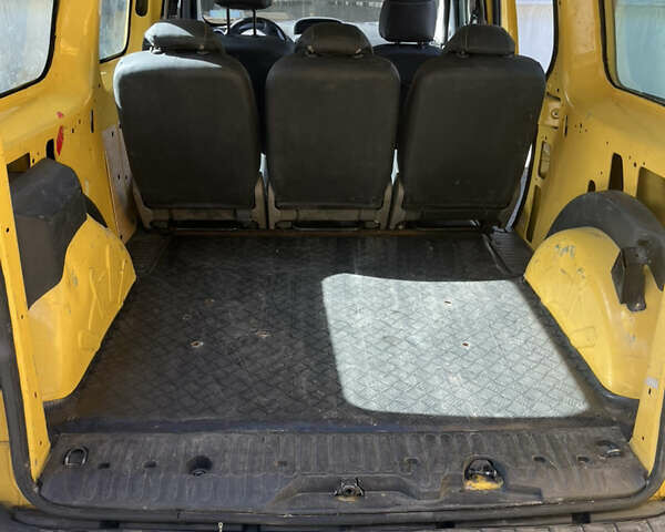 Жовтий Рено Кєнгу, об'ємом двигуна 0 л та пробігом 130 тис. км за 6700 $, фото 10 на Automoto.ua
