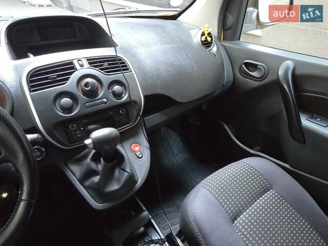 Жовтий Рено Кєнгу, об'ємом двигуна 0 л та пробігом 146 тис. км за 7970 $, фото 7 на Automoto.ua