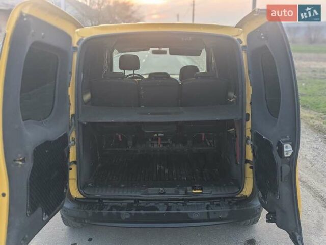 Желтый Рено Кенгу, объемом двигателя 0 л и пробегом 130 тыс. км за 4750 $, фото 27 на Automoto.ua