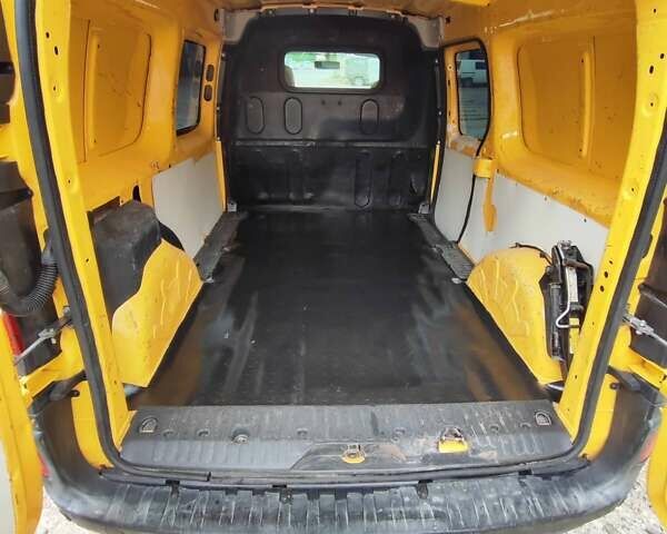 Рено Кенгу 2013 в Кременце на Automoto.ua Желтый Рено Кенгу, объемом двигателя 0 л и пробегом 115 тыс. км за 4550 $, фото 12 на Automoto.ua
