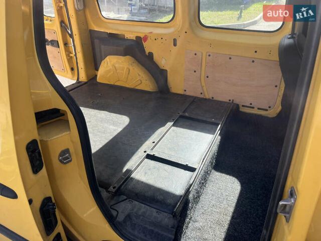 Жовтий Рено Кєнгу, об'ємом двигуна 0 л та пробігом 130 тис. км за 6700 $, фото 11 на Automoto.ua