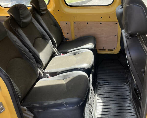 Жовтий Рено Кєнгу, об'ємом двигуна 0 л та пробігом 130 тис. км за 6700 $, фото 9 на Automoto.ua