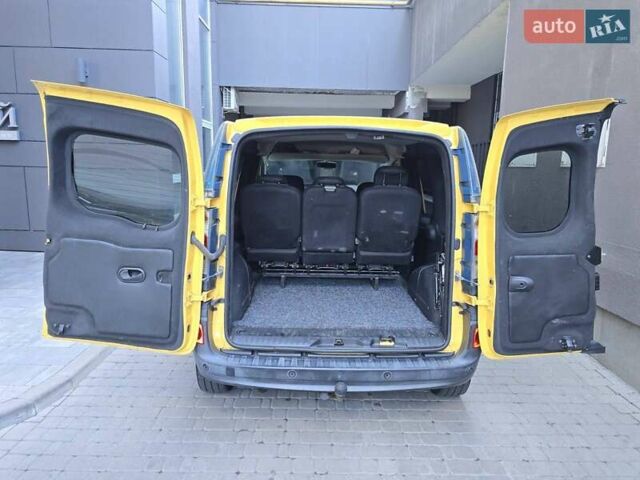 Жовтий Рено Кєнгу, об'ємом двигуна 0 л та пробігом 146 тис. км за 7970 $, фото 4 на Automoto.ua