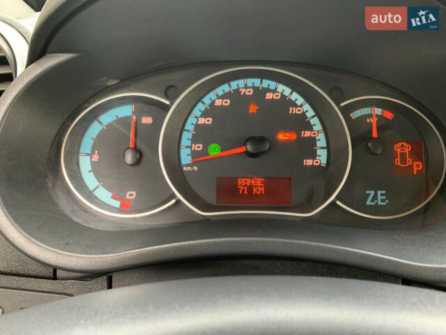 Желтый Рено Кенгу, объемом двигателя 0 л и пробегом 135 тыс. км за 4700 $, фото 5 на Automoto.ua