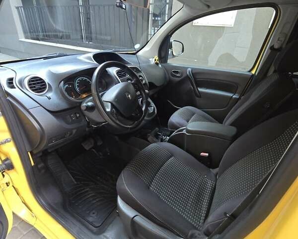 Жовтий Рено Кєнгу, об'ємом двигуна 0 л та пробігом 146 тис. км за 7970 $, фото 10 на Automoto.ua