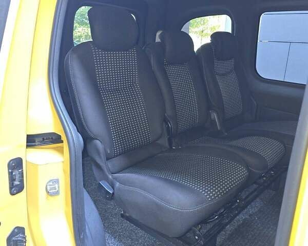 Жовтий Рено Кєнгу, об'ємом двигуна 0 л та пробігом 146 тис. км за 7970 $, фото 9 на Automoto.ua