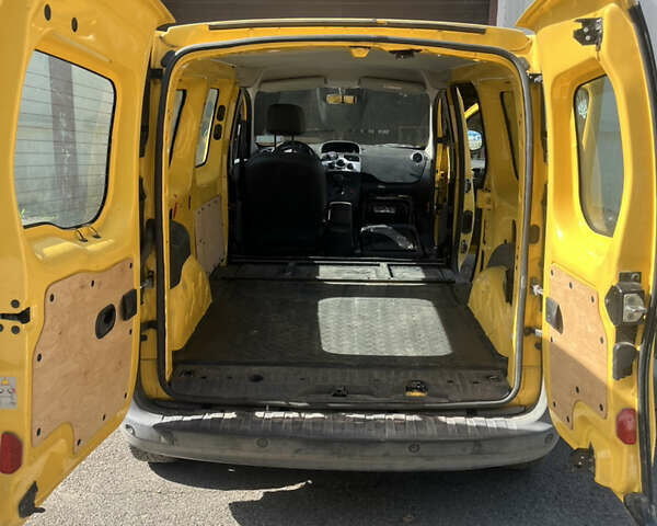 Жовтий Рено Кєнгу, об'ємом двигуна 0 л та пробігом 130 тис. км за 6700 $, фото 13 на Automoto.ua