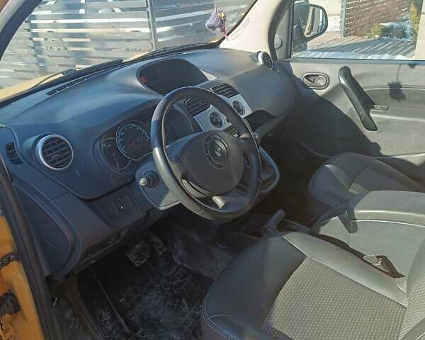 Желтый Рено Кенгу, объемом двигателя 0 л и пробегом 136 тыс. км за 5200 $, фото 8 на Automoto.ua