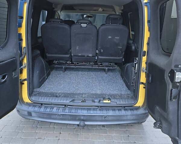 Жовтий Рено Кєнгу, об'ємом двигуна 0 л та пробігом 146 тис. км за 7970 $, фото 12 на Automoto.ua