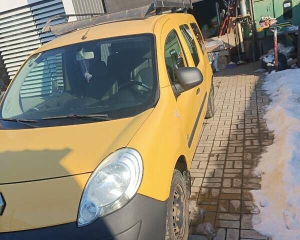 Желтый Рено Кенгу, объемом двигателя 0 л и пробегом 136 тыс. км за 5200 $, фото 1 на Automoto.ua