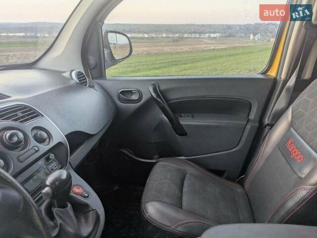 Желтый Рено Кенгу, объемом двигателя 0 л и пробегом 130 тыс. км за 4750 $, фото 28 на Automoto.ua