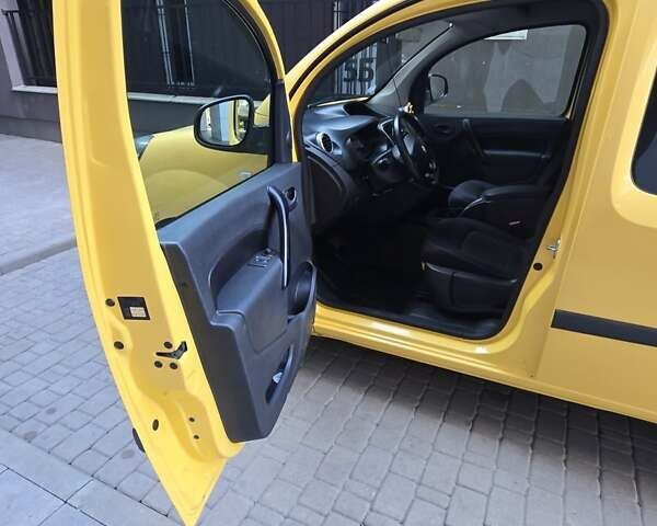 Жовтий Рено Кєнгу, об'ємом двигуна 0 л та пробігом 146 тис. км за 7970 $, фото 16 на Automoto.ua