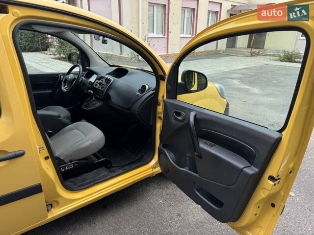 Желтый Рено Кенгу, объемом двигателя 0 л и пробегом 195 тыс. км за 8500 $, фото 18 на Automoto.ua