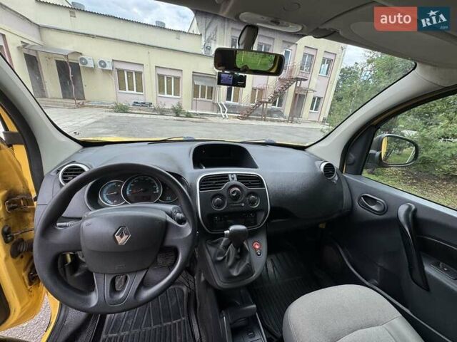 Желтый Рено Кенгу, объемом двигателя 0 л и пробегом 195 тыс. км за 8500 $, фото 31 на Automoto.ua